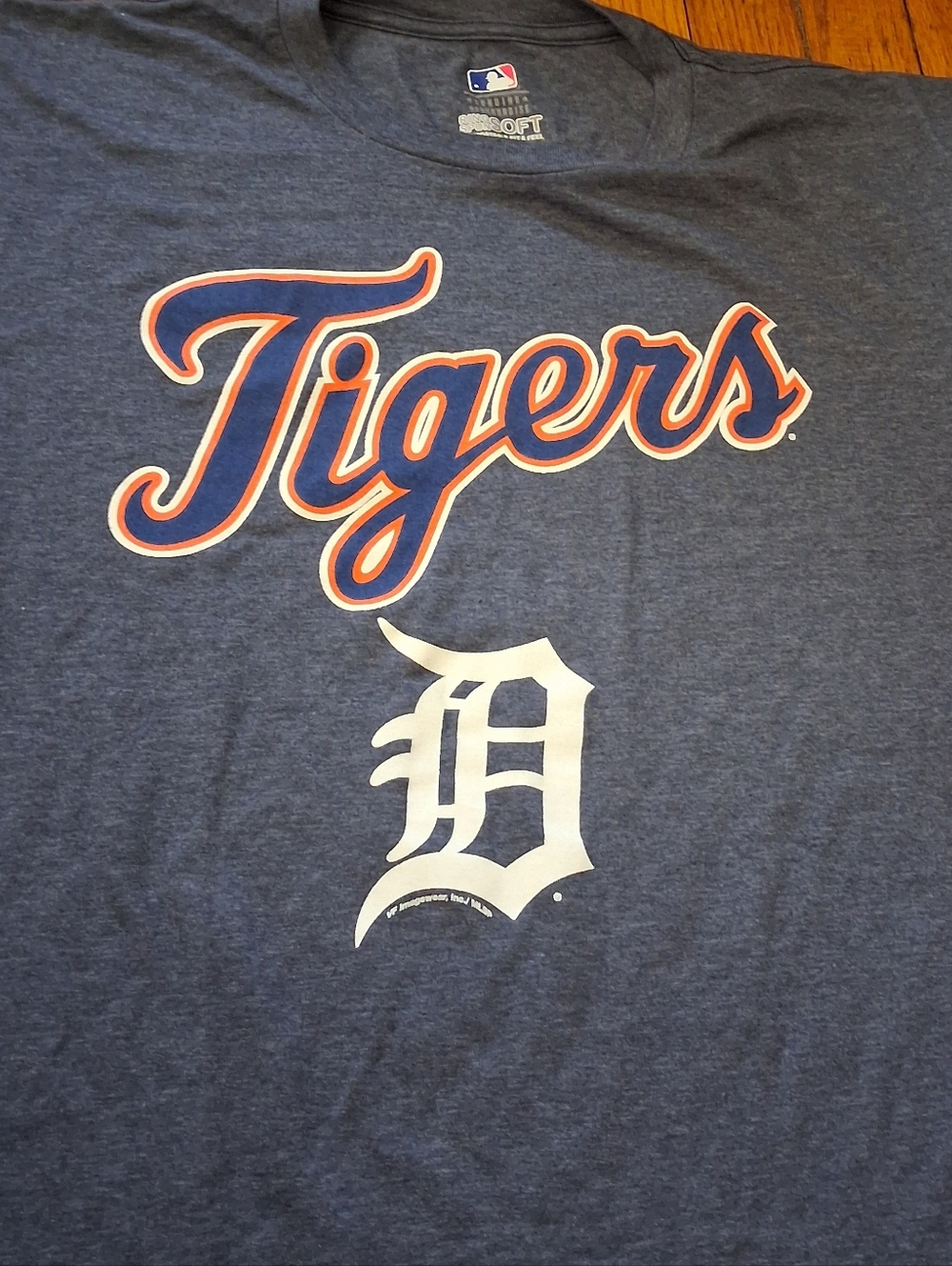 Detroit Tigers Genuine Merchandise - Men's Gray Ring Spun Soft Large Tshirt - Picture 5 of 6